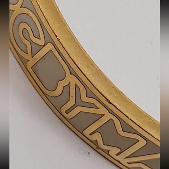 Marc by Marc Jacobs gold tone bangle bracelet - Picture 4 of 6